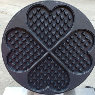O fabricante de waffles de quatro corações de 6 kg controlado por aplicativo é um must para restaurantes.