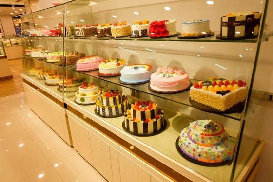 Vitrine de refrigeração de bolo de aço inoxidável com tela de vidro e faixa de temperatura de 2-8