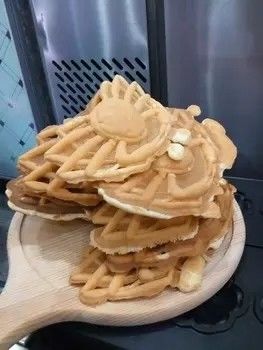Fabricante de Waffle de Ovo Elétrico Comercial Sem Adesivo com Formas de Caranguejo e Animais Cartoon 110/220 Voltage