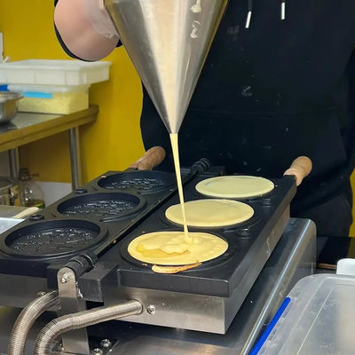 Máquina de aquecimento uniforme de forma redonda de waffle para equipamento de lanches de varejo 345x610x190mm